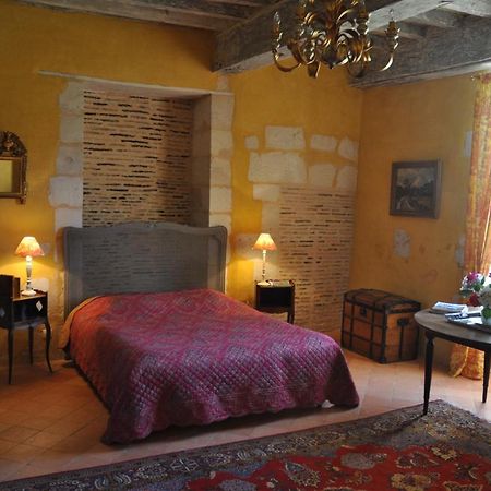 Chateau La Gentilhommiere Du Puits Notre-Dame 30 Rue De L'Eglise 24110 Saint Leon Sur L'Isle المظهر الخارجي الصورة