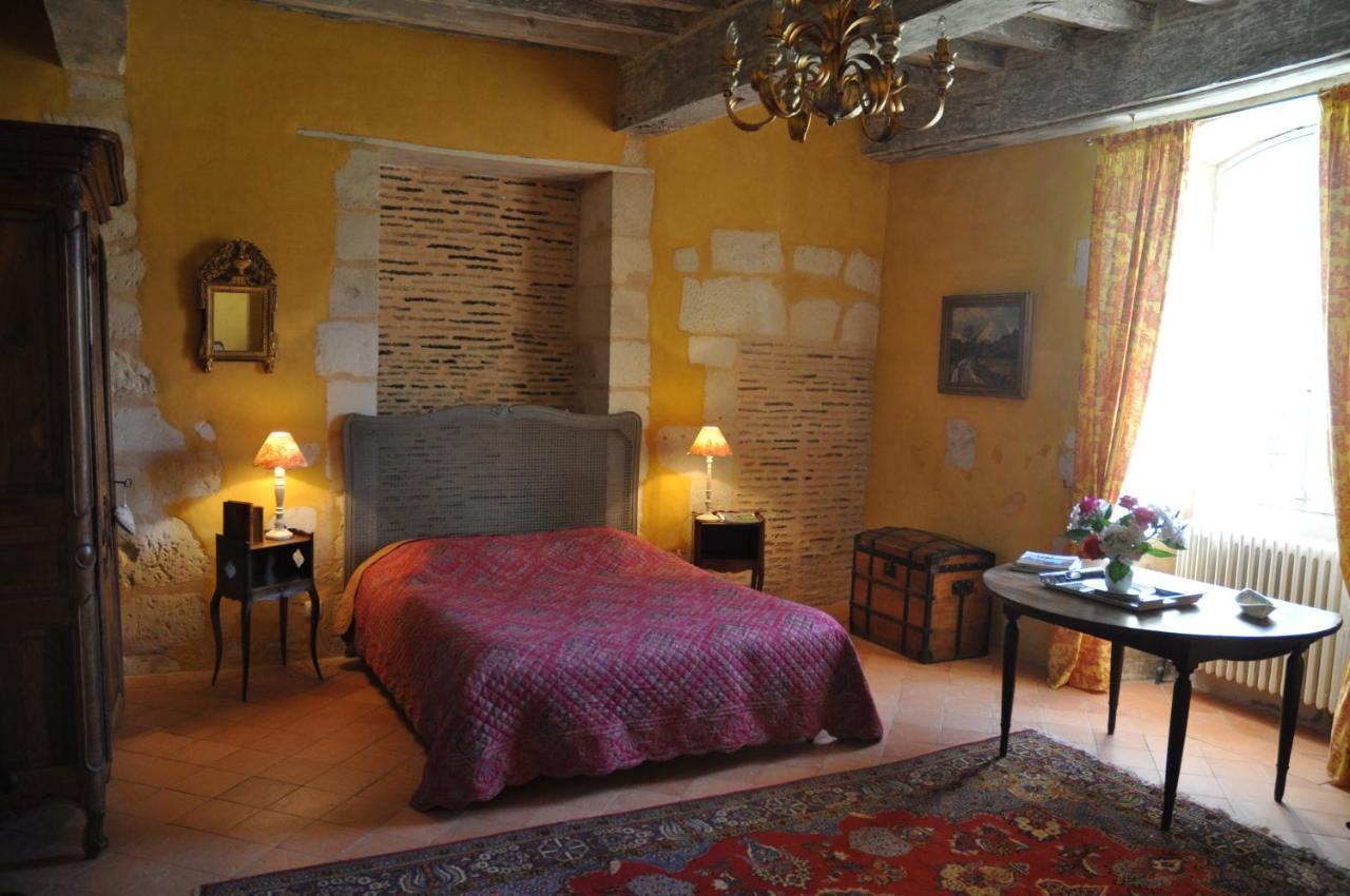 Chateau La Gentilhommiere Du Puits Notre-Dame 30 Rue De L'Eglise 24110 Saint Leon Sur L'Isle المظهر الخارجي الصورة