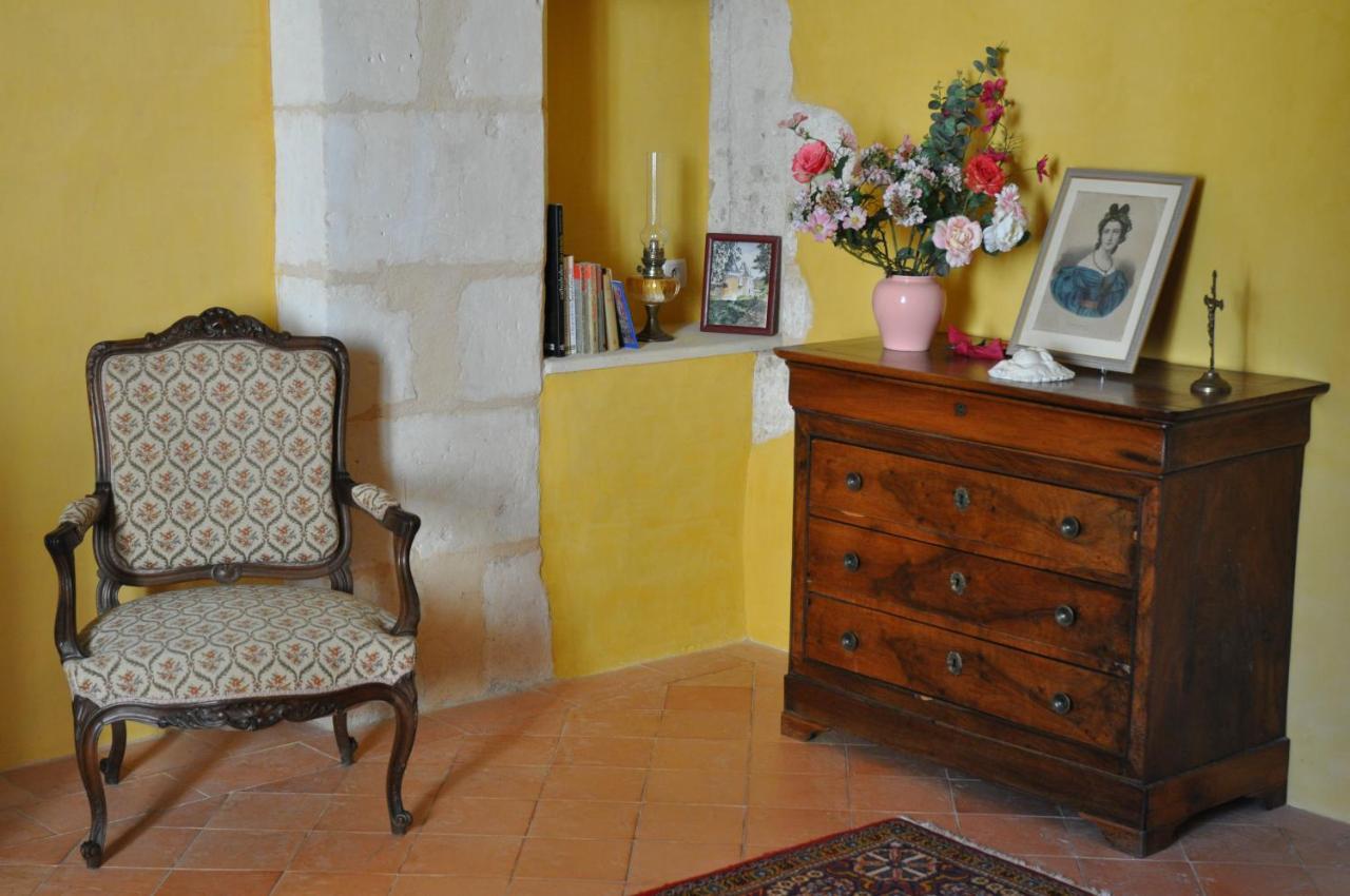 Chateau La Gentilhommiere Du Puits Notre-Dame 30 Rue De L'Eglise 24110 Saint Leon Sur L'Isle المظهر الخارجي الصورة
