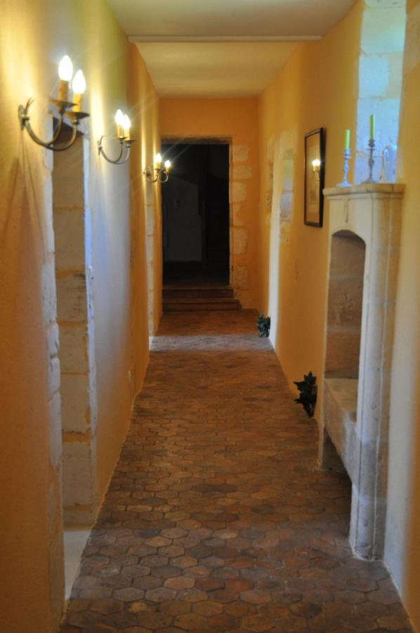 Chateau La Gentilhommiere Du Puits Notre-Dame 30 Rue De L'Eglise 24110 Saint Leon Sur L'Isle المظهر الخارجي الصورة