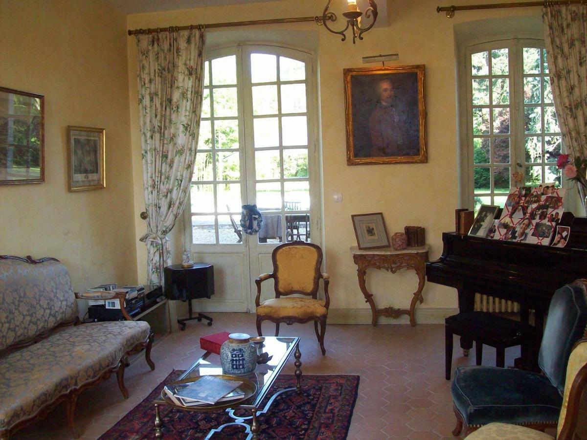 Chateau La Gentilhommiere Du Puits Notre-Dame 30 Rue De L'Eglise 24110 Saint Leon Sur L'Isle المظهر الخارجي الصورة