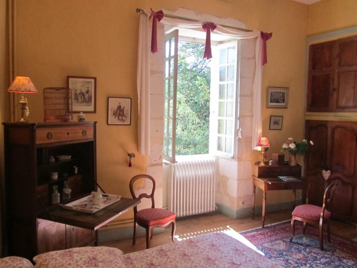 Chateau La Gentilhommiere Du Puits Notre-Dame 30 Rue De L'Eglise 24110 Saint Leon Sur L'Isle المظهر الخارجي الصورة