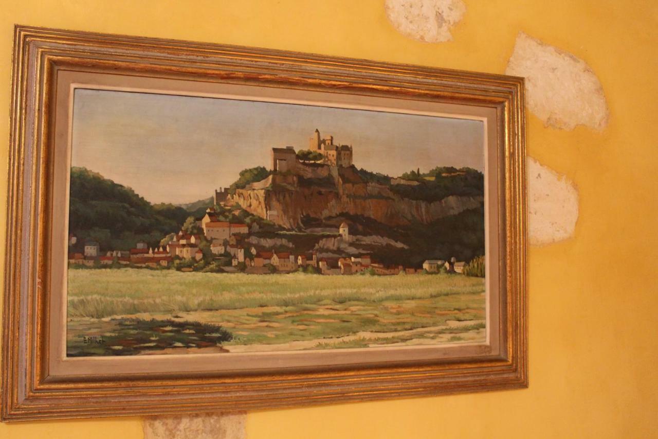 Chateau La Gentilhommiere Du Puits Notre-Dame 30 Rue De L'Eglise 24110 Saint Leon Sur L'Isle المظهر الخارجي الصورة