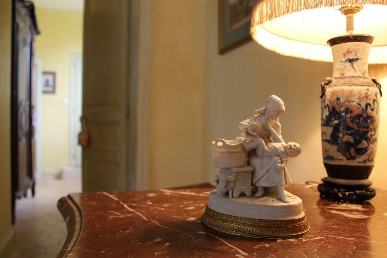 Chateau La Gentilhommiere Du Puits Notre-Dame 30 Rue De L'Eglise 24110 Saint Leon Sur L'Isle المظهر الخارجي الصورة