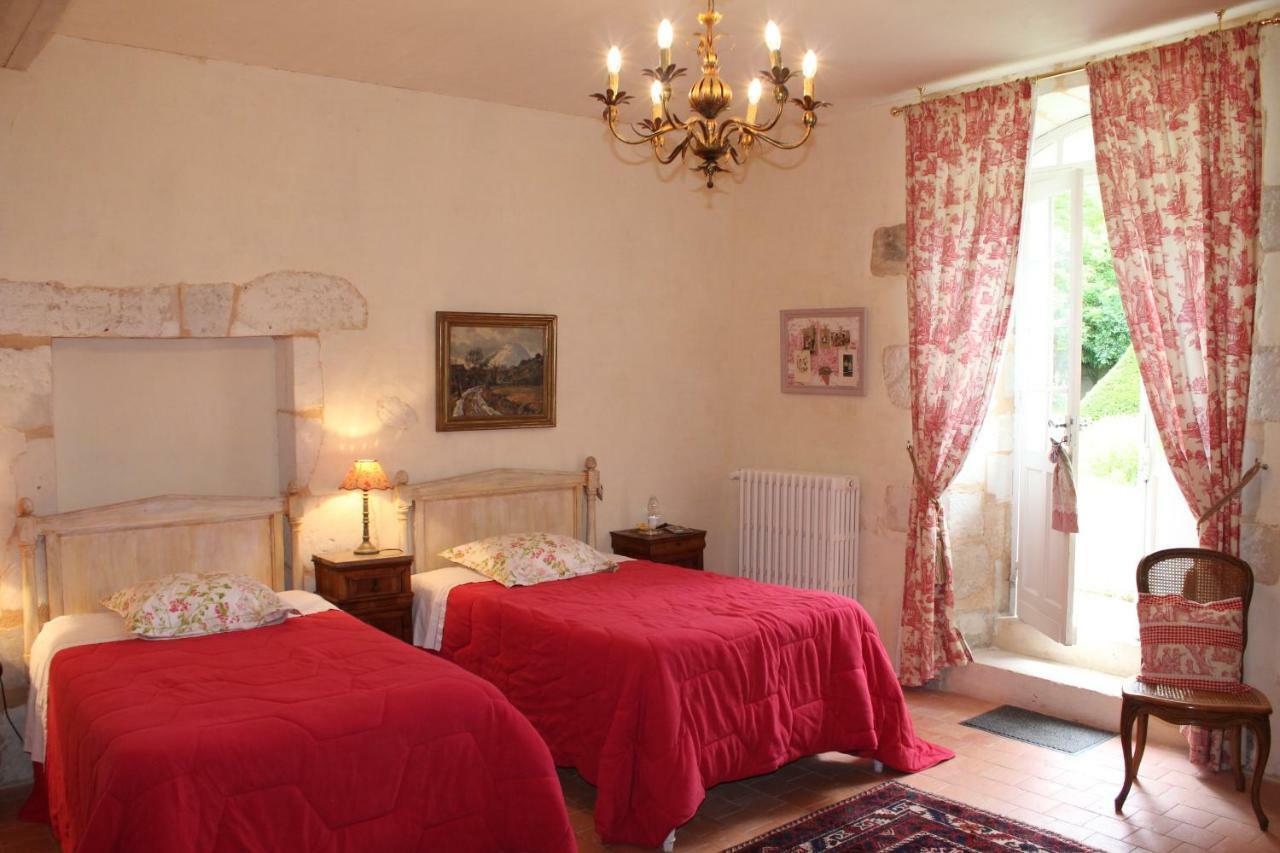 Chateau La Gentilhommiere Du Puits Notre-Dame 30 Rue De L'Eglise 24110 Saint Leon Sur L'Isle المظهر الخارجي الصورة