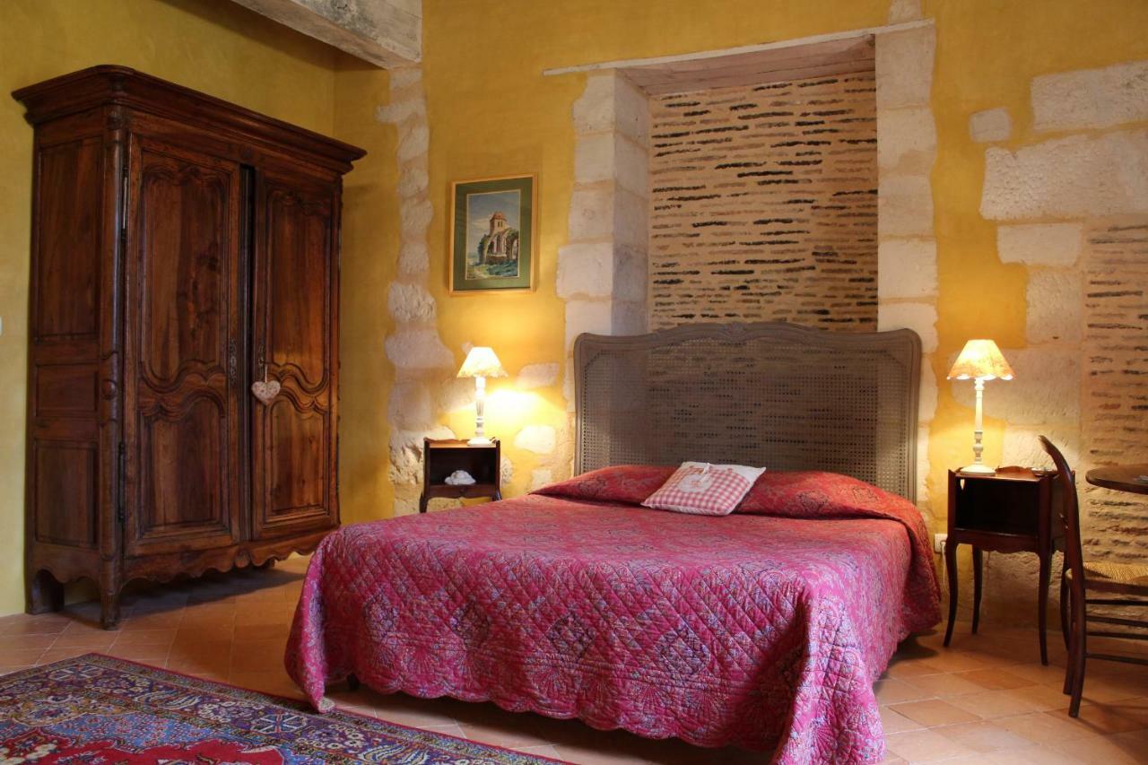 Chateau La Gentilhommiere Du Puits Notre-Dame 30 Rue De L'Eglise 24110 Saint Leon Sur L'Isle المظهر الخارجي الصورة