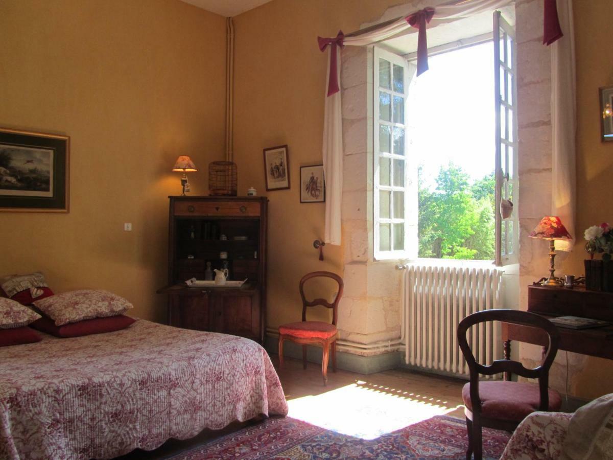 Chateau La Gentilhommiere Du Puits Notre-Dame 30 Rue De L'Eglise 24110 Saint Leon Sur L'Isle المظهر الخارجي الصورة